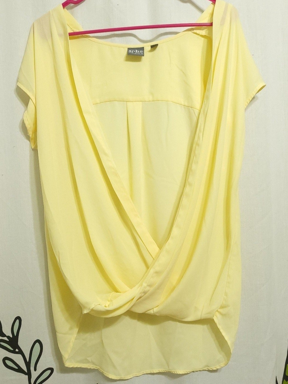 Soho Jeans New York & Co Cap Sleeve Twist Front Top Blouse Semi Sheer Medium